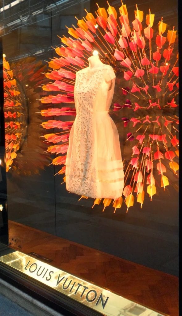 louis vuitton milan escaparates famosos