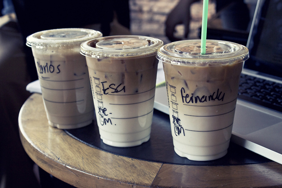 Marcas en el mercado peruano que personalizaron sus productos 6 starbucks plaza lienzo