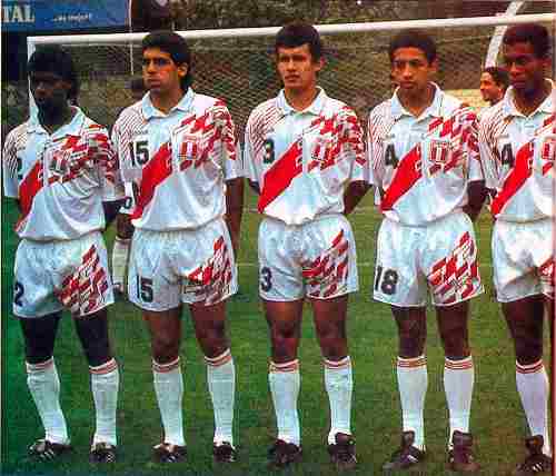¿Cuáles han sido las marcas que han vestido a la selección peruana para el mundial? 9 Camiseta Seleccion Peruana Polmer Retro M L Xl 20171030170752