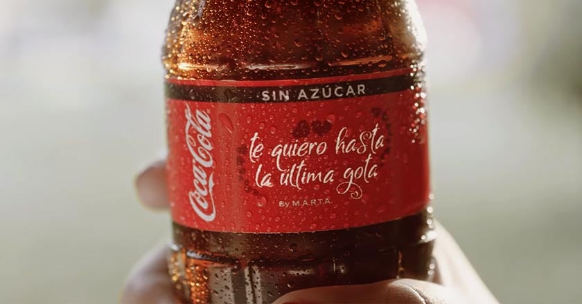 Coca-Cola lanza edición limitada de botellas con frases para enamorar 1 Coca cola No hace falta azúcar para ser dulce portal