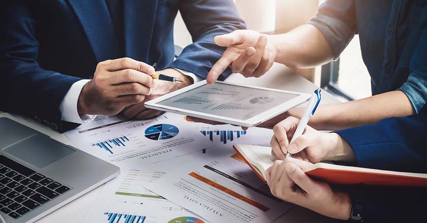 La inversión publicitaria digital continúa creciendo 1 inversión en digital representará la mitad del mercado publicitario
