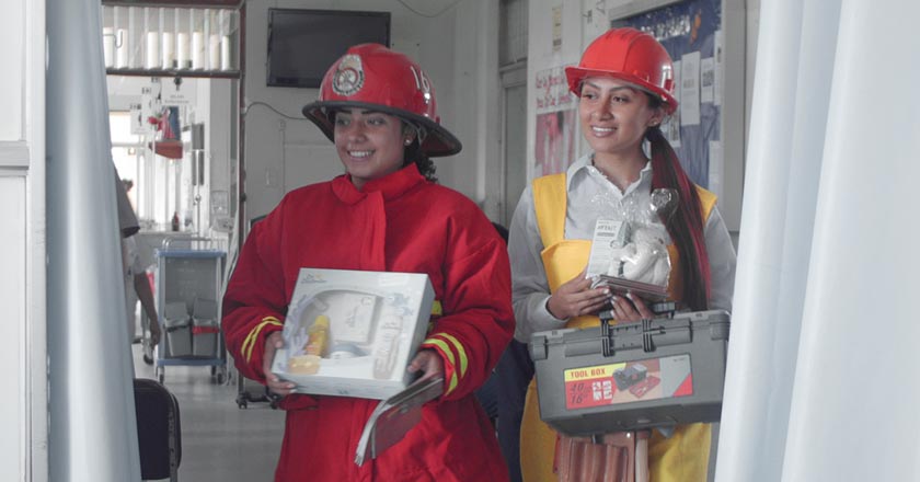 Maestro presenta el primer “Manual para criar niñas empoderadas” 1 moving pack maestro