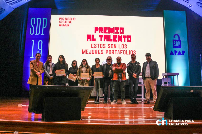 Estos son los 5 mejores portafolios del “Portafolio Creative Women” 1 37