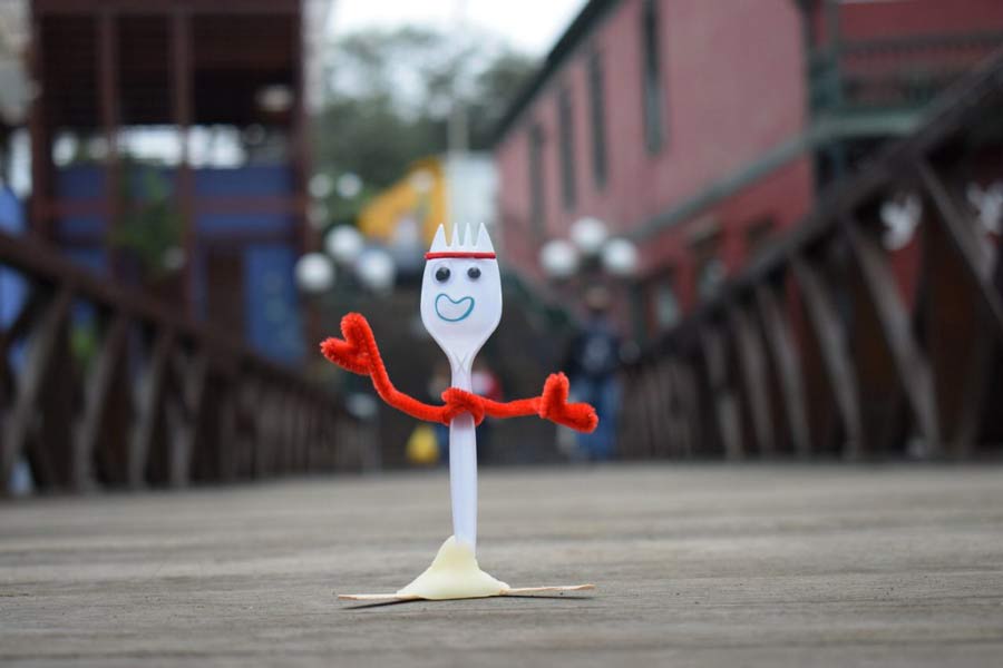 El tierno 'Forky' de 'Toy Story 4' pasea por calles de Lima 2 4 1