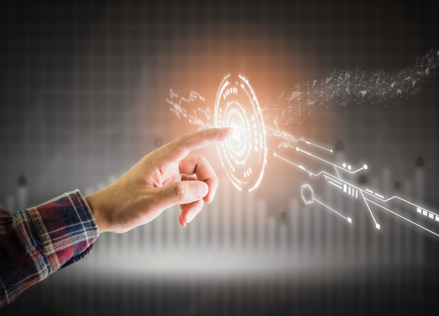 Innovación: el nuevo combinado de estrategia + creatividad 1 men dress up lifestyle push email symbol button 2034 142