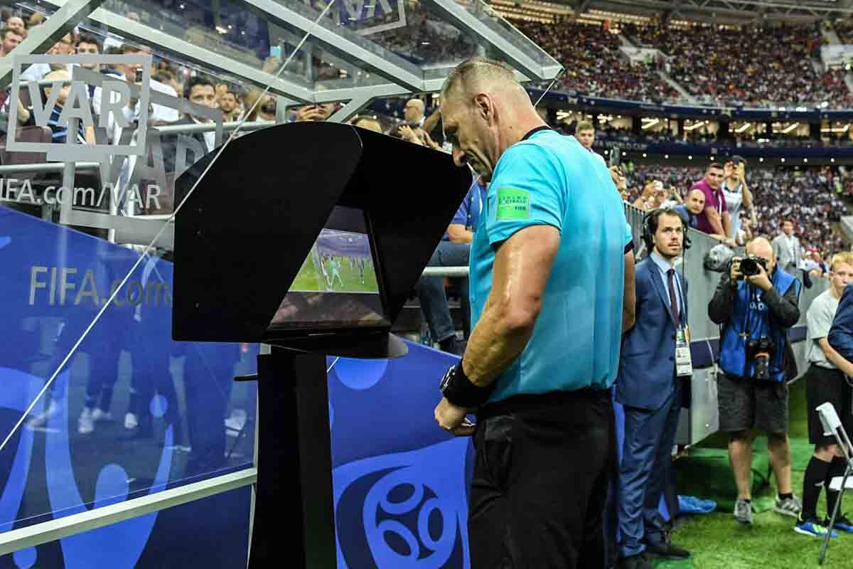FIFA se plantearía emitir publicidad durante uso del VAR 1 qGwd2S E
