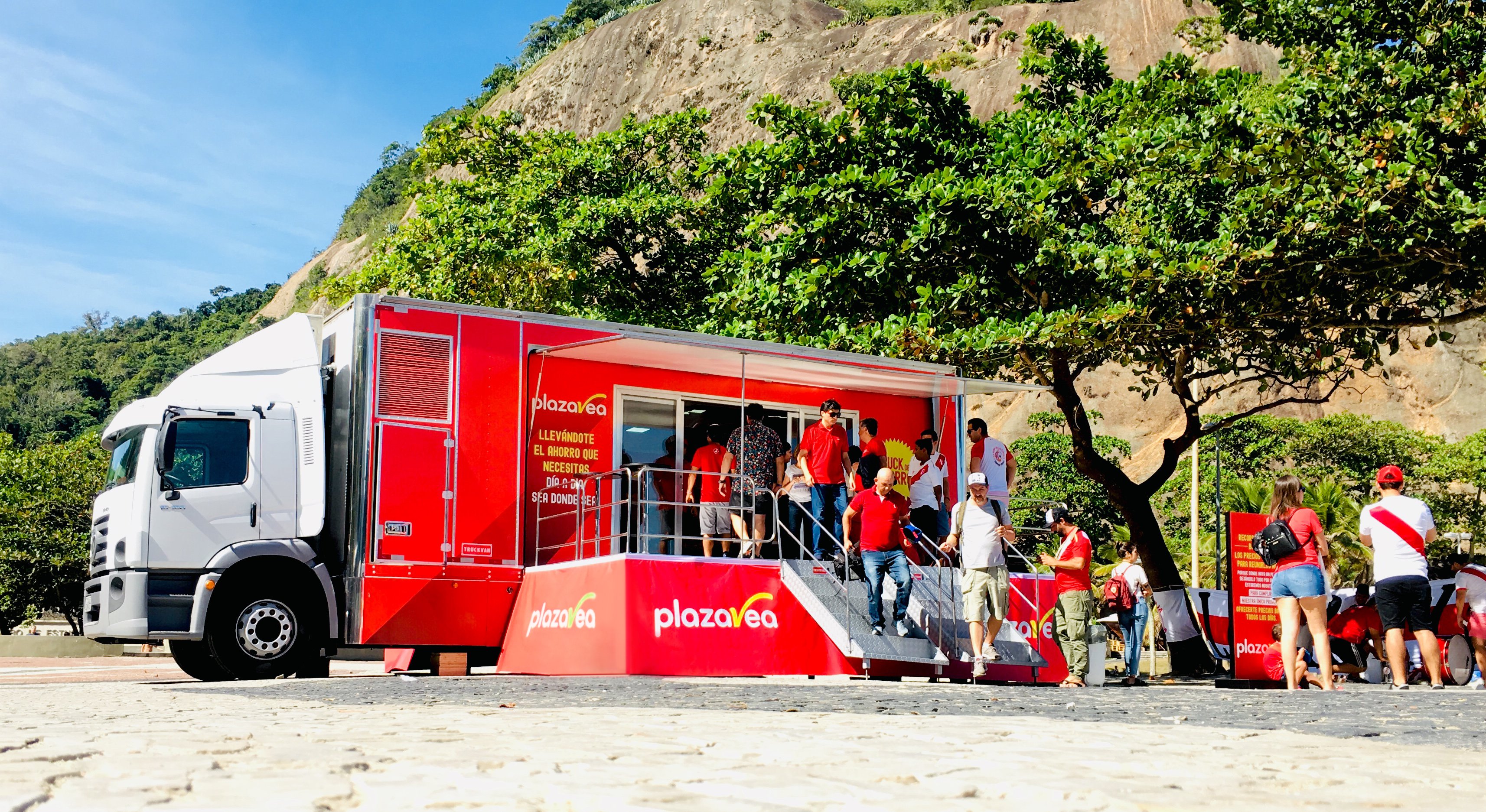 ¡PlazaVea reunió los precios más bajos de Brasil para ofrecerlos a la mejor hinchada del mundo! 1 2019 06 18 12 16 23 2 copy 2