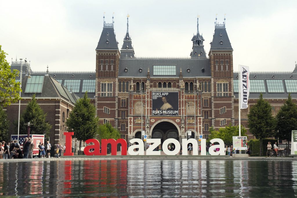 Amsterdam se convierte en la Amazonía en esta nueva campaña 1 greenpeace iamazonia 01