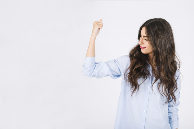 ¿Cuota o cupo? 1 woman making strong gesture copyspace 23 2147813593