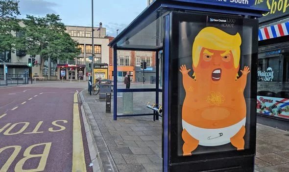 Paraderos de “Trump Baby” aparecen en las calles del Reino Unido 1 D8S0g 3X4AIMc60
