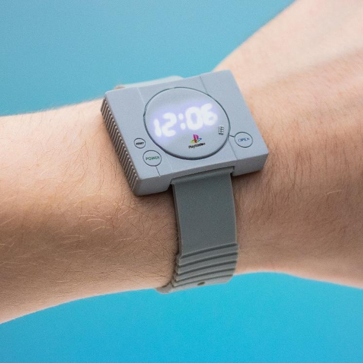 Nostalgia pura: PlayStation pone a la venta un nuevo reloj de mano 1 FIGPP4925PS 1