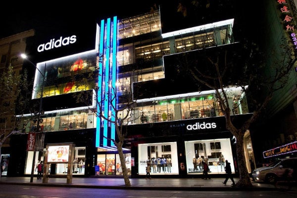 Adidas lanza gran tienda digital inmersiva con 100 puntos de contacto 1 adidasss
