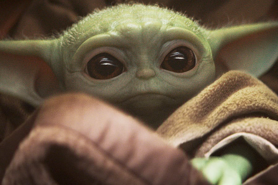 Baby Yoda, la nueva línea de juguetes de Hasbro que desata ternura 1 yoda 1