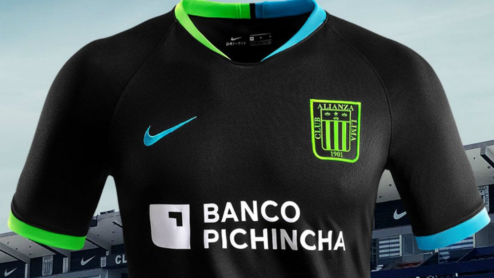 Nike tuvo original entrega de camisetas a la hinchada de Alianza Lima 1 alianza