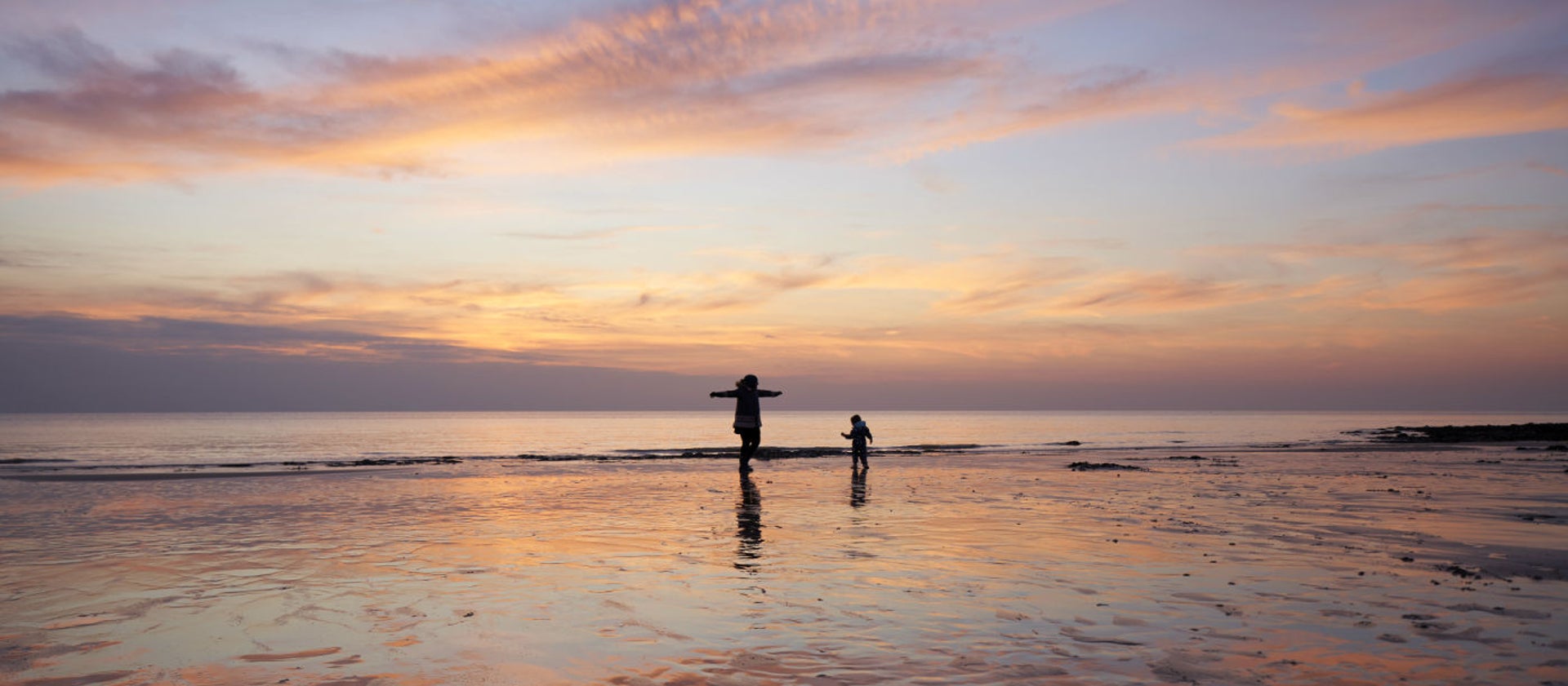 Este spot recuerda la paz que brinda la naturaleza en contraste con el caos de la ciudad 1 sunset birling gap hi res