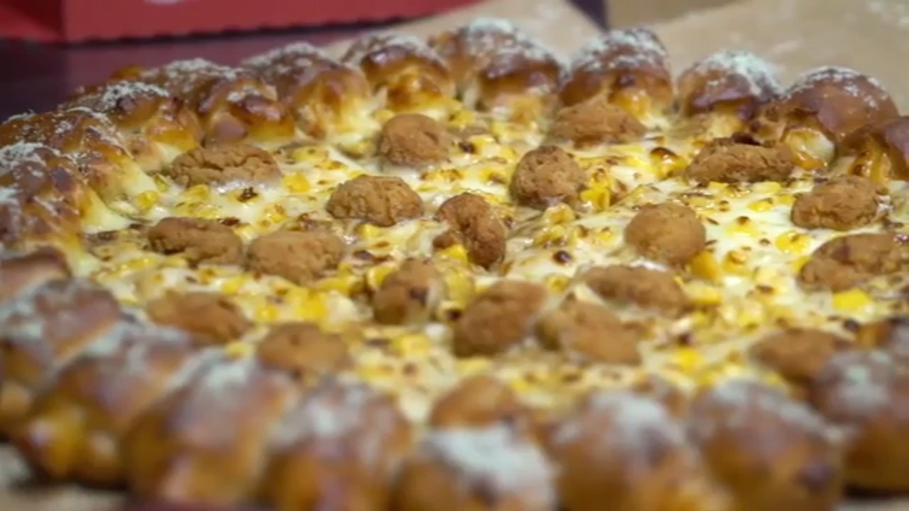 La unión esperada: Pizza Hut y KFC lanzan pizza con trocitos de pollo frito 1 KFC rappi