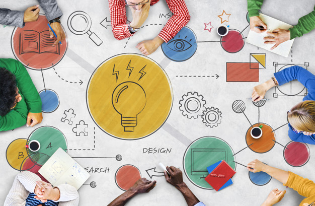 Cómo deben prepararse las marcas para la nueva década 1 Light Bulb Ideas Creative Diagram Concept