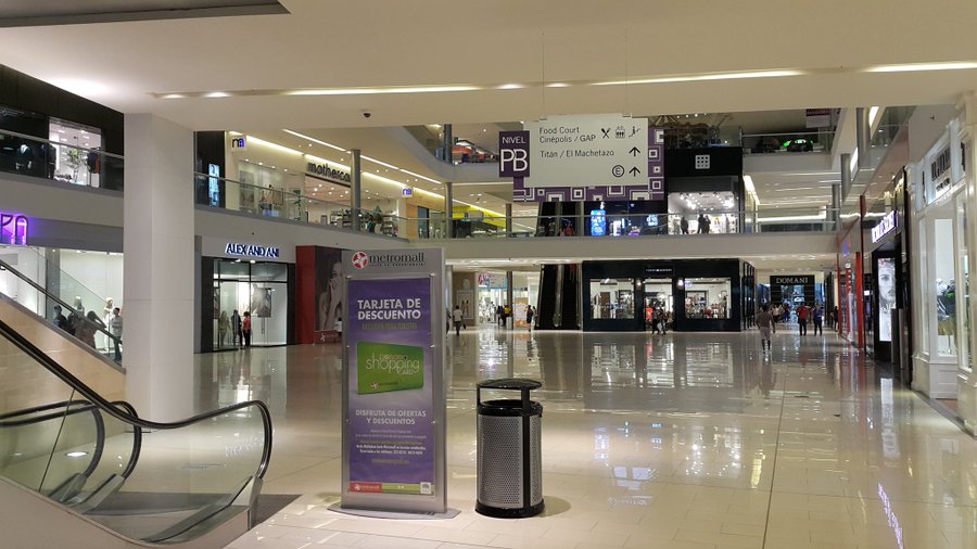 Coronavirus obliga a malls de todo el mundo a permanecer cerrados 1 CjgSuZeUYAAUcCE