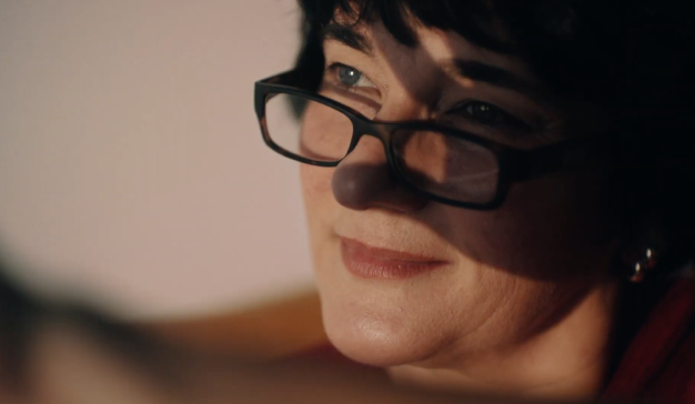 Este spot de WhatsApp muestra la fuerte conexión de una madre y su hija a pesar de la distancia 1 whatsapp its between you