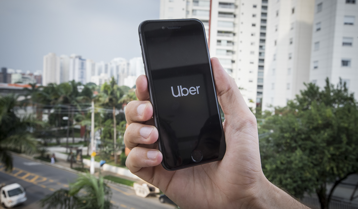 Uber dona 5 mil viajes a favor de la PNP, Alimento Pendiente y los niños del Hogar Pendiente 1 Sin título