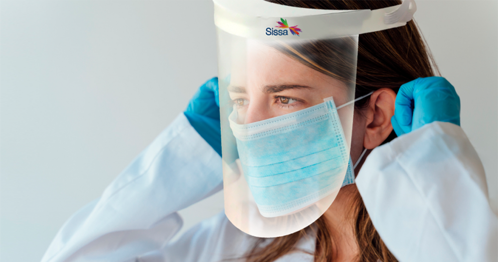 SISSA se reinventa y presenta línea de productos de prevención del COVID-19 2 Máscara protectora desarmable nota mercadonegro