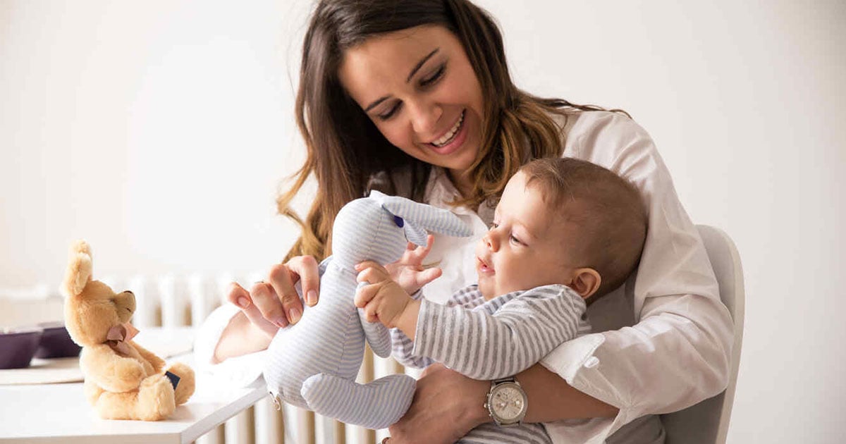 Coala, el primer marketplace peruano de artículos de segunda para bebés y niños 1 mama jugando con su bebe