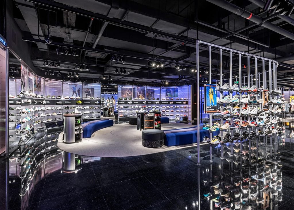 Nike innova en el retail y lanza su primera tienda "conectada" 2 nike