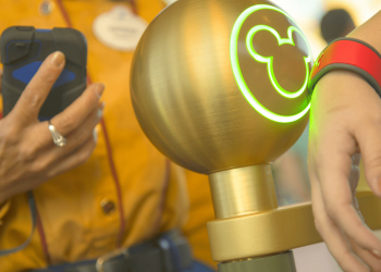 DisneyWorld MyDisneyExperience MagicBand 597c63ccd088c00011bf68cd