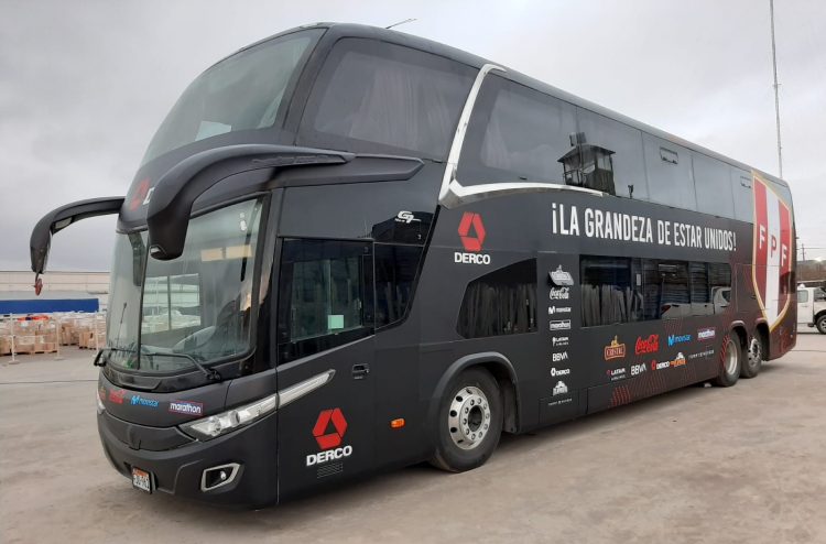 Bus de la selección renueva su imagen y muestra mensaje de aliento para los hinchas 1 Derco bus de la seleccion 3