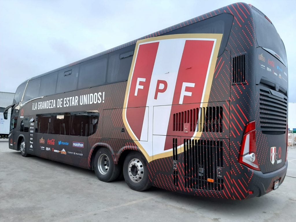 Bus de la selección renueva su imagen y muestra mensaje de aliento para los hinchas 2 bus de la selección