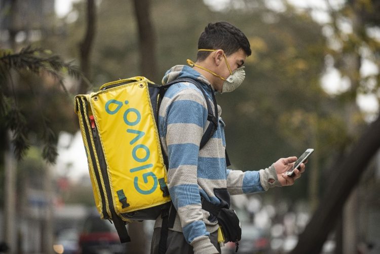 Glovo y Promart se unen para llevar productos de mejoramiento del hogar 1 Glovo repartidor