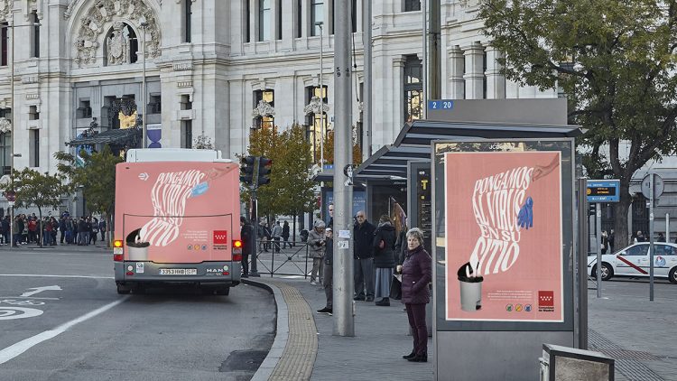 September Campaña guantes y mascarillas bus y marquesina