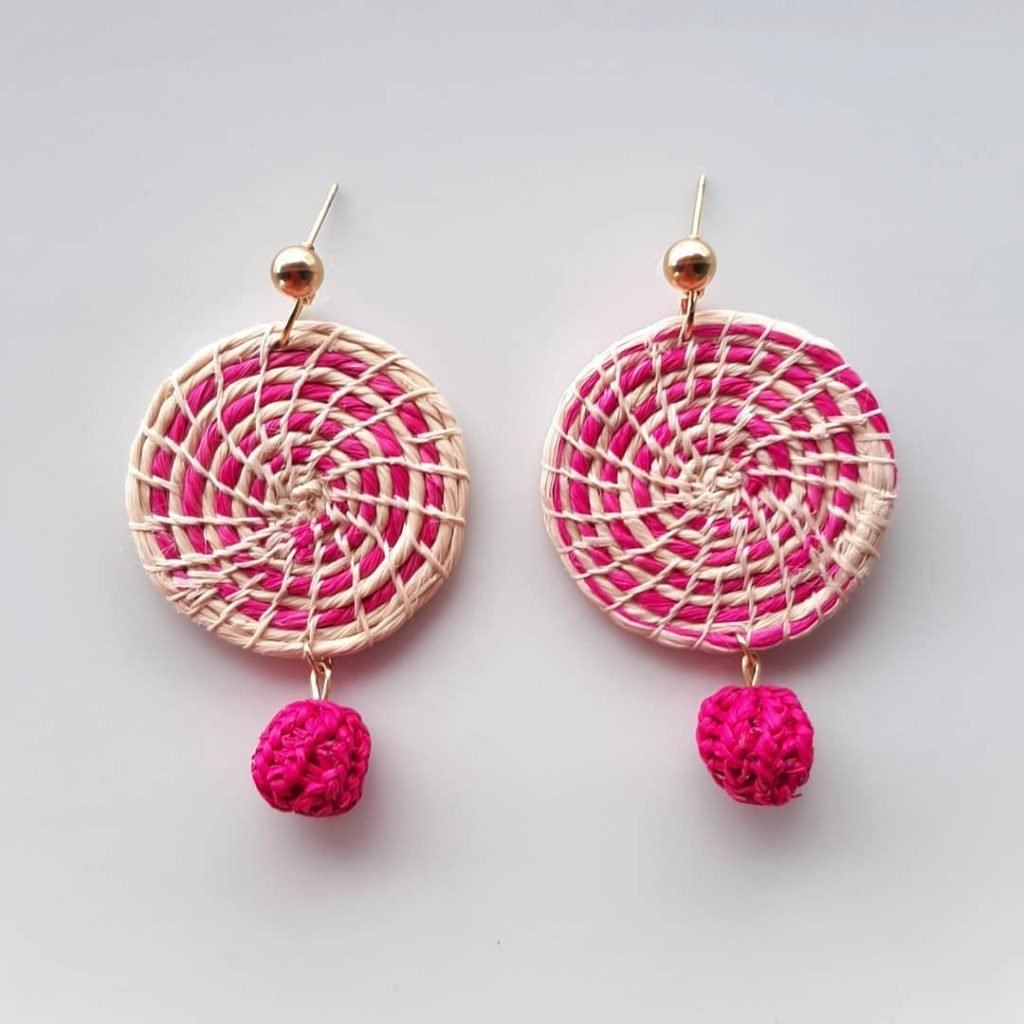 Conoce las marcas de moda que confeccionan ropa con material reciclado 8 Accesorios Waina, una de las marcas peruanas de moda sostenible