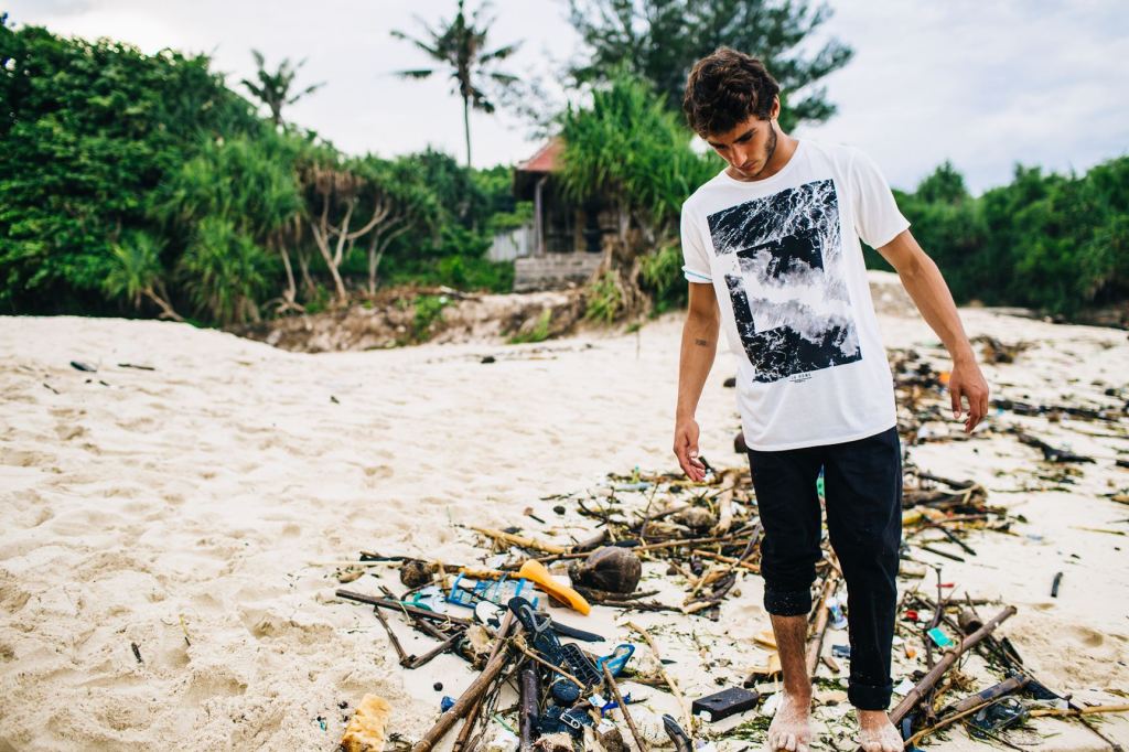Conoce las marcas de moda que confeccionan ropa con material reciclado 6 ropa de surf reciclable