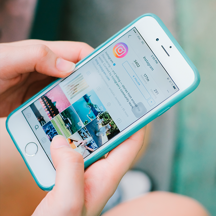 pantalla celular sobre descargar fotos de instagram