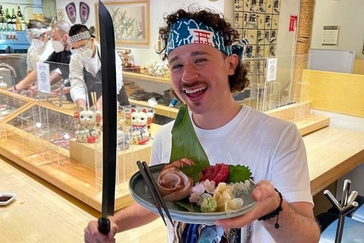 Luisito Comunica abre las puertas de su restaurante de comida japonesa en México 1 4937715