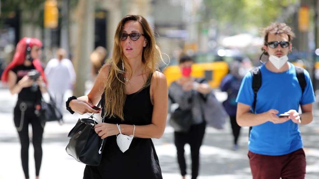 Perú crea robot para detectar a personas sin mascarillas 4 Crean robot