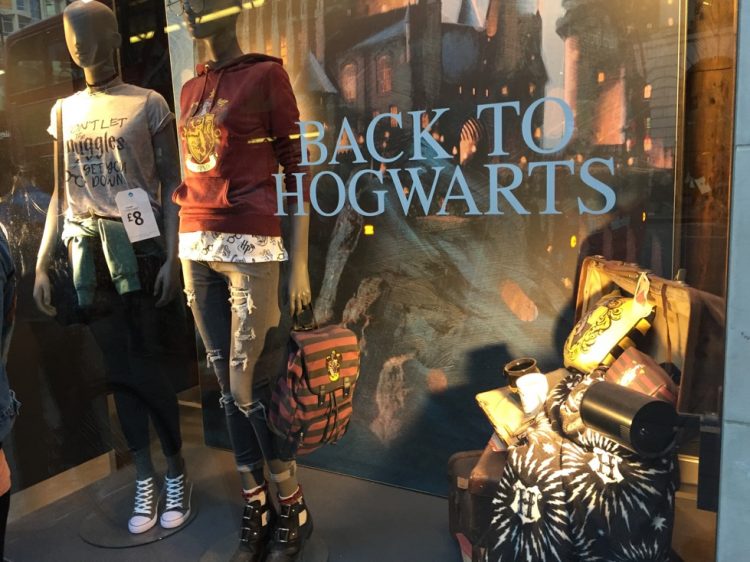 El merchandising emocional de Harry Potter sigue generando cifras millonarias 1 merchandising Harry Potter