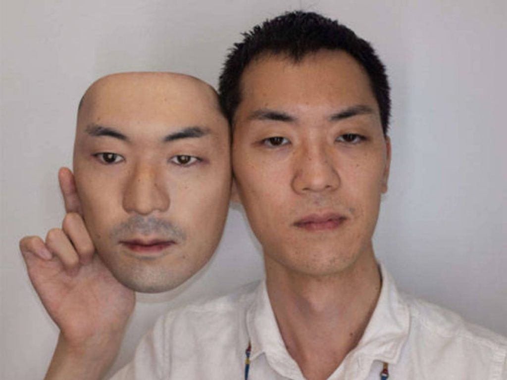 por cuanto venderias tu rostro como molde para caretas hiperrealistas