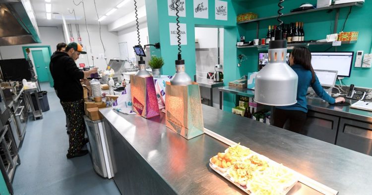 Dark Kitchen, un negocio que les permite ahorrar hasta un 40% a emprendedores 1 dark kitchen