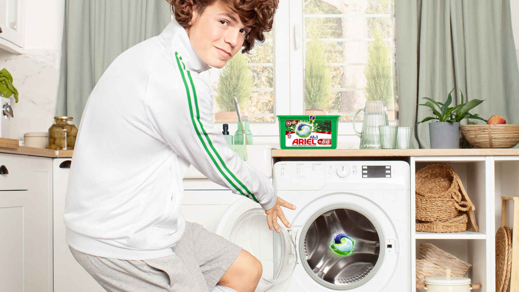 Spot de Ariel invita a cuestionar los roles de género y a no dejar todo el trabajo a mamá 1 ariel pods