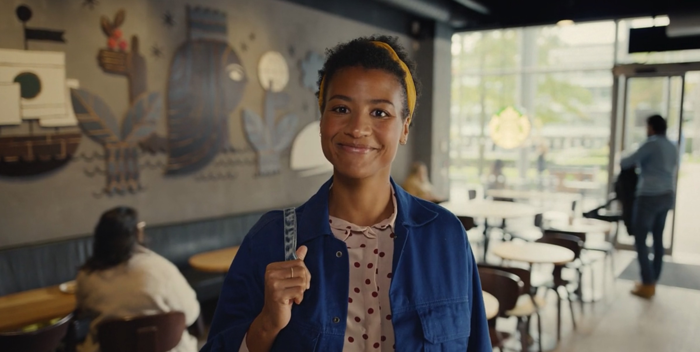 Starbucks estrena un spot frenético para venderse como el mejor lugar de encuentro 1 starbucks