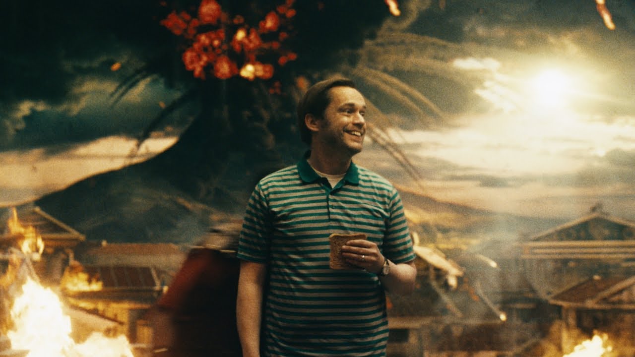 Este creativo spot convierte a Alexa en salvadora de la escuela en casa 1 alexa pompeii