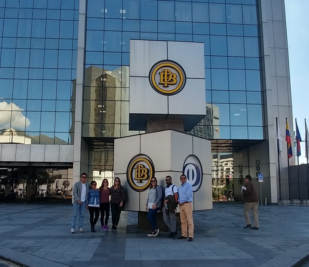 Grupo P recibe a Diana Mandujano como VP de Planning y nueva Directora General de Cuentas para Fosbury 9 Team Pichincha en Quito antes del cambio de marca