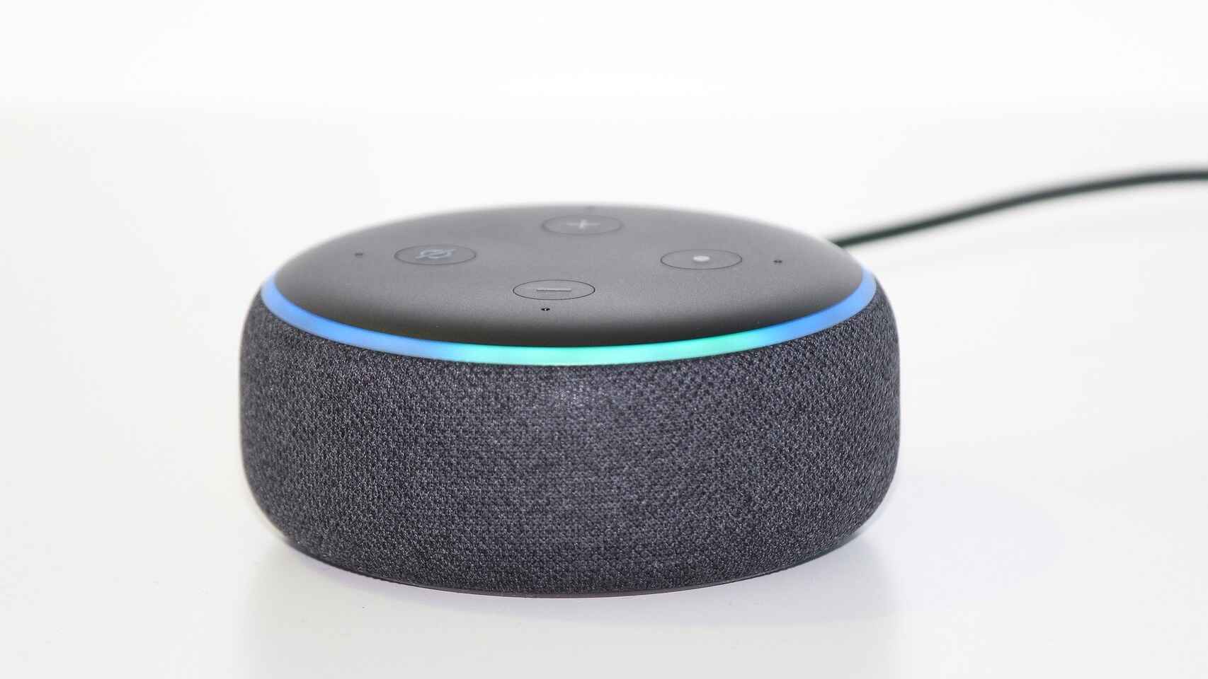 Esta actriz estaría detrás de la verdadera voz de Alexa y Amazon calla ante las sospechas 1
