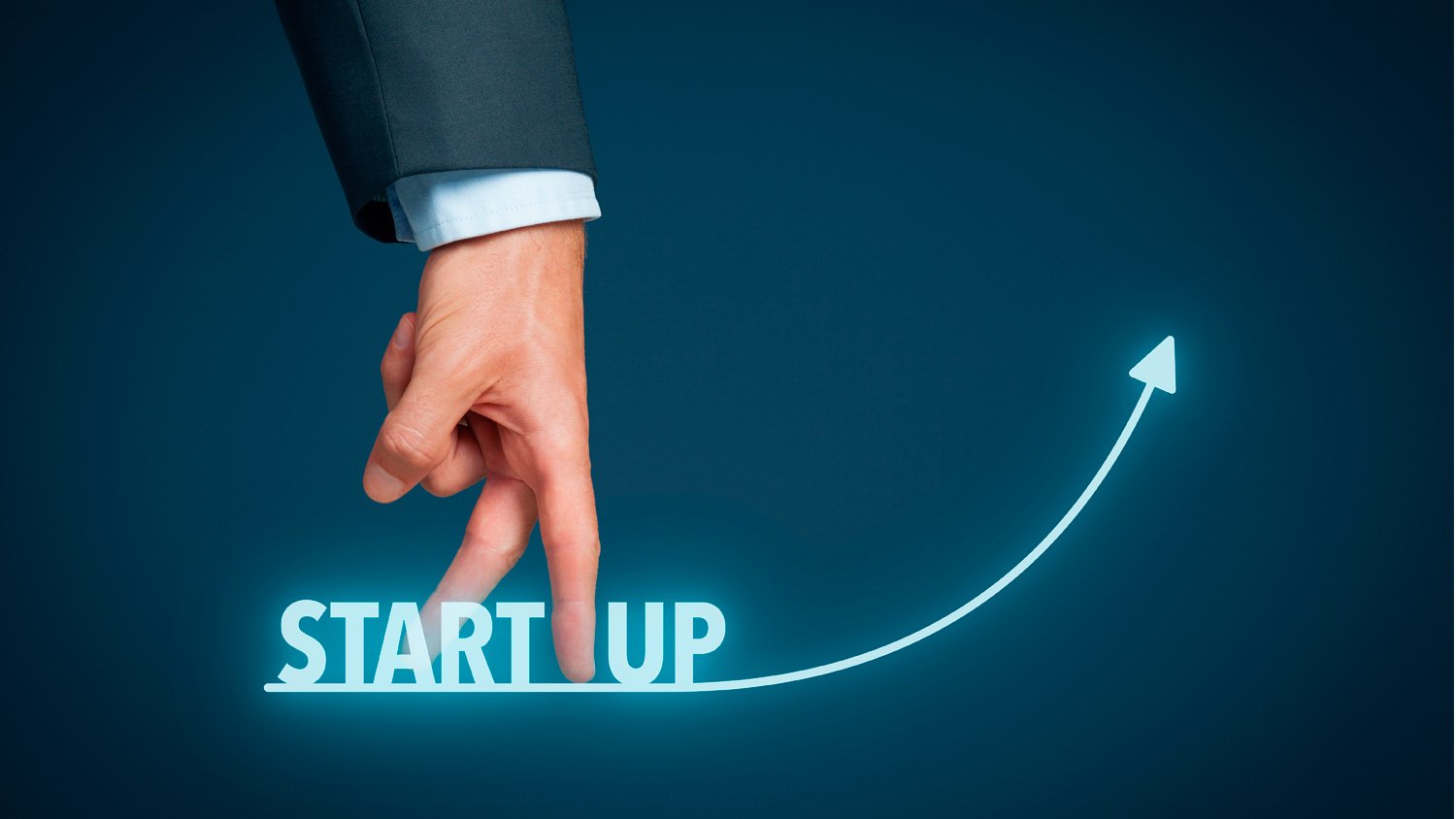 letras y mano sobre startups con mayor financiamiento