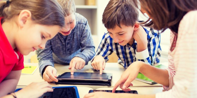 Mastercard donará tablets a colegios del Perú 1 1366 2000 2 1 750x375 1