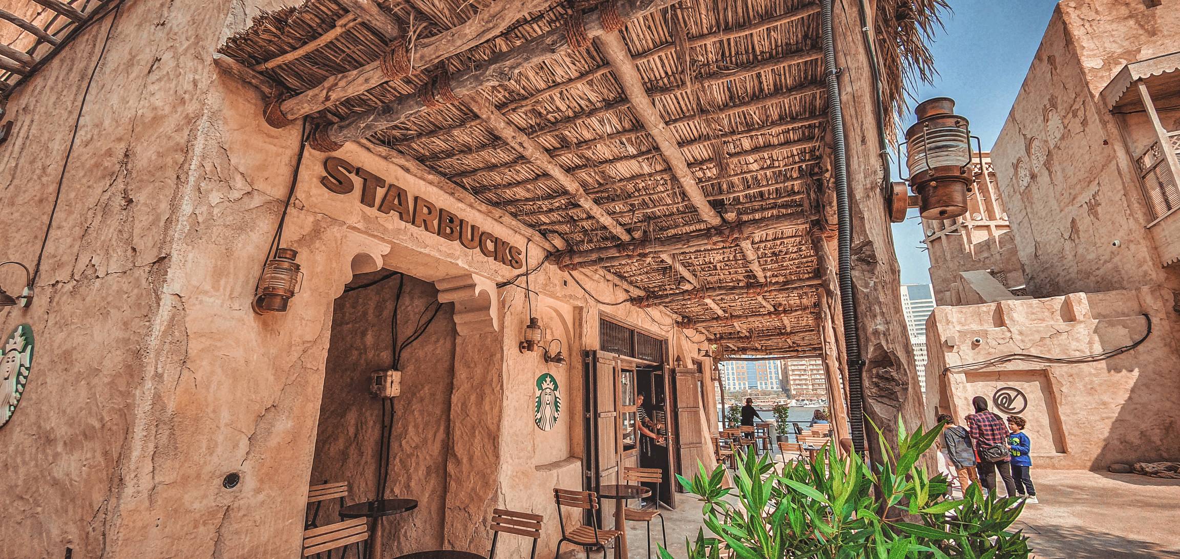 Viral: Nuevo Starbucks de Dubai reinterpreta la arquitectura del Medio Oriente 1 starbucks4