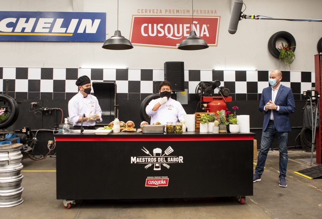 Cusqueña junto a ganador peruano de Estrella Michelin abre restaurante pop up en una llantería 3 A6355