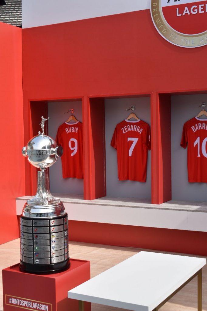 Amstel regresó el trofeo de la Conmebol Libertadores al Perú 4 amstel libertadores 2